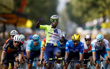 Biniam Girmay a remporté la troisième étape du Tour de France 2024. (REUTERS/Stephane Mahe)