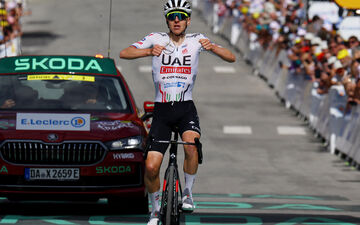 Tadej Pogacar a remporté la 4e étape entre Pinerolo et Valloire. REUTERS/Molly Darlington