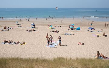Une plage française sur cinq est régulièrement polluée par des bactéries et 5% d’entre elles sont « à éviter », selon une étude publiée par l’association Eau et Rivières de Bretagne. LP/Matthieu de Martignac