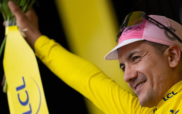 L'Equatorien Richard Carapaz portera le maillot jaune sur cette étape, pour la première fois de sa carrière. (Photo by Marco Alpozzi/Lapresse)

 

