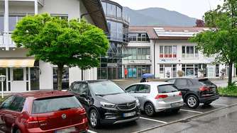 Wahnsinn: Geschäftshaus im Garmischer Zentrum muss nach nur 24 Jahren bald Wohnungen weichen