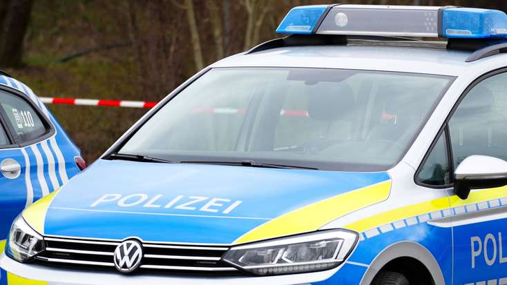 Drei Autos krachen in Bayern zusammen: Mann stirbt nach Unfall in Krankenhaus