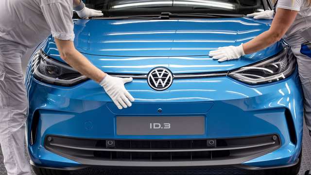VW plant große Veränderungen im Vertrieb - Autohändler sind wütend und besorgt