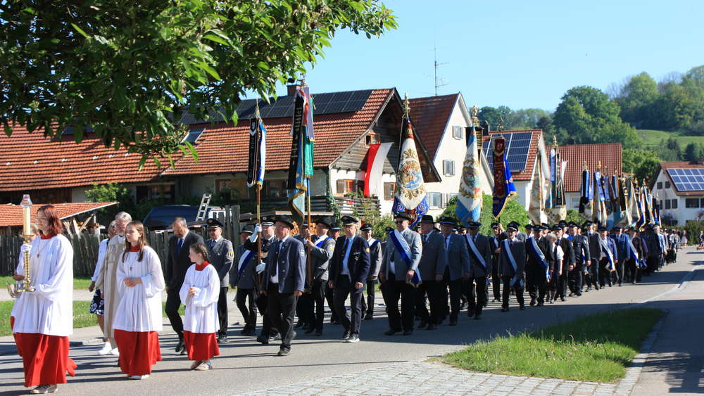 Gedenken an das Geschehene – Friedenswallfahrt des Krieger- und Soldatenvereins Tussenhausen