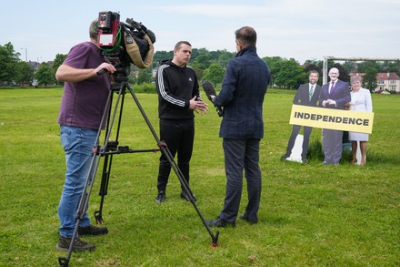 Редакционное стоковое изображение: Member of the Scottish Parliament Douglas Ross campaign event, Broomfield Park, Glasgow, Scotland, UK - 31 May 2024
