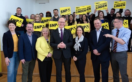 Редакционное стоковое изображение: SNP leader and First Minister of Scotland John Swinney visits the Barrowfield Community Centre in Glasgows East end, Scotland - 31 May 2024
