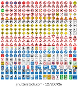 Mais de trezentos e cinquenta diferentes vetores altamente detalhados e totalmente editáveis Traffic-Road Sign Collection. Imagem Vetorial Stock