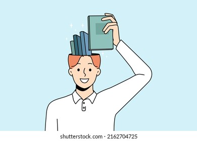 微笑んでいる男が、本を思い出して頭に入れた。幸せな賢者は優秀な記憶を示す脳から教科書を取る。教育と知識の概念。フラットベクターイラスト。 のベクター画像素材