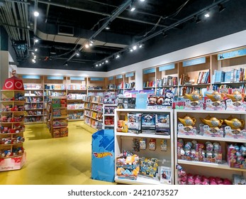 Редакционная стоковая фотография: Toronto, On, Canada - January 30, 2024: View the shelves with the toys in the Indigo Baby store