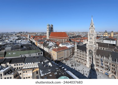 View from Alter Peter to Frauenkirche and town hall in winter, Munich, Bavaria, Germany Foto stock