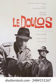Viersen, Germany - May 9. 2024: Detail of official Le Doulos cinema film poster with Jean-Paul Belmondo from 1962 (focus on center): redactionele stockfoto