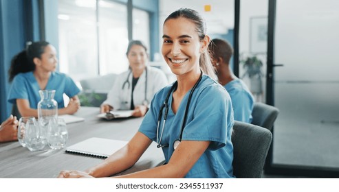 Woman, face or nurse in hospital meeting for medical planning, life insurance medicine or treatment training. Smile, happy or healthcare worker portrait in teamwork, collaboration or clinic diversity Stockfoto