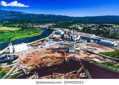 Aerial image of a pulp and paper mill in Port Alberni, Vancouver Island, BC, Canada Stockfotó