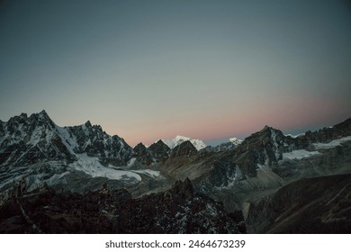 Aerial view of Himalayas mountain range during sunset in Nepal. Foto stock