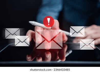 Alert Email inbox and spam virus with warning caution for notification on internet letter security protect, junk and trash mail and compromised information.	
 Stockfotó