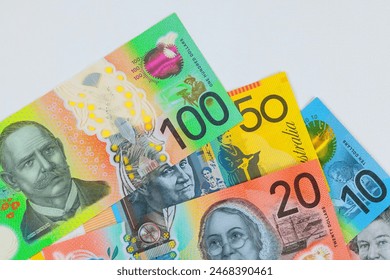 En monnaie australienne dollars AUD diverses valeurs sont des billets de banque en polymère émis par la banque Nacional Australia : photo de stock