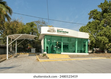Die Banco del Bienestar ist eine mexikanische Entwicklungsbank unter der Regierung von Mexiko. Guadalajara, Jalisco, Mexiko, 24. Juni 2024. – Redaktionelles Stockfoto