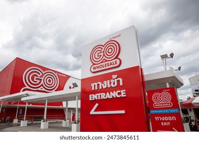 タイ、バンコク。2024年6月10日：GO卸売ロゴスーパーマーケット。卸売業、生鮮食料品販売業のエディトリアル写真素材