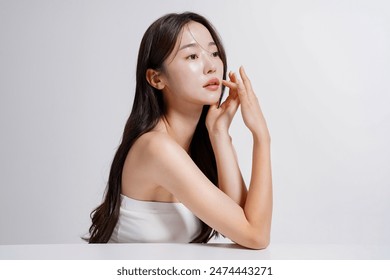  Beauty portraits of beautiful young Asian woman: stockfoto