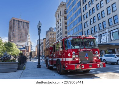 Boston, Massachusetts, United States - August 9, 2023: Boston fire truck parked on Tremont street while on an emergency call Foto stock editoriale