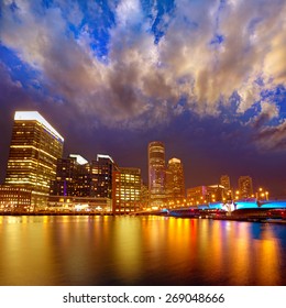 Boston sunset skyline from Fan Pier in Massachusetts USA - Φωτογραφία στοκ