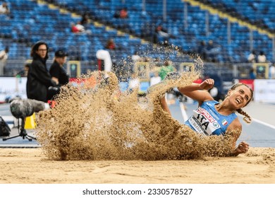 Chorzow, Malopolska, Poland - 06.24.2023 - European Games 2023 Krakow - Women's Triple Jump op: Ottavia Cestonaro (Italy) 编辑库存照片