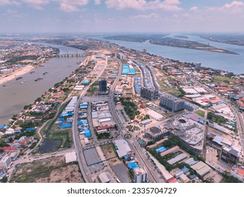 Chroy Changvar district is located in the north-east of Phnom Penh, Cambodia’s bustling capital city, at the confluence of the Mekong River and Tonle Sap River. Chroy Changvar is the name of both the  Foto stock