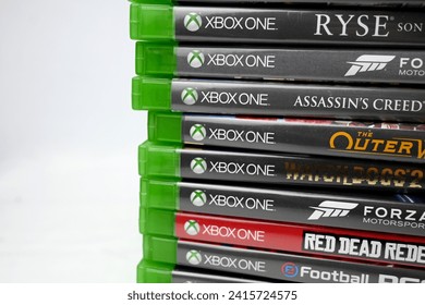Close up of Xbox One logo on video game case box  – Wales, UK  –  21 January 2024: redactionele stockfoto