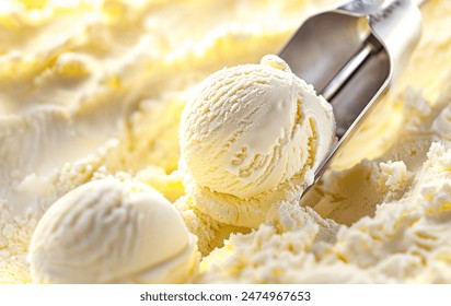 A detailed view showcasing a scoop of white vanilla or lemon ice cream 库存照片