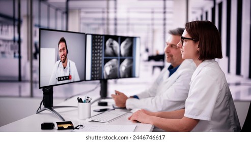 Doctor In Online Video Conference. Medical Webinar On Computer Adlı Stok Fotoğraf