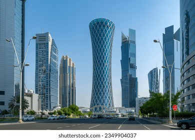 Doha, Qatar - August 08, 2023: Doha Roads and traffic west bay Doha Qatar  Foto stock editoriale