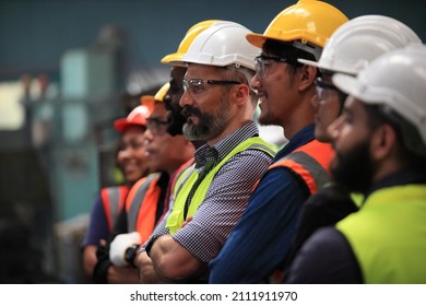 engineer team  full skill quality for maintenance and training  in industry factory worker , warehouse Workshop for factory operators, mechanical engineering team production. Stockfoto