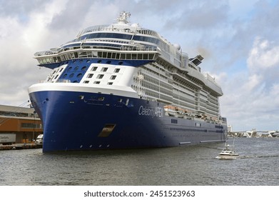 Fort Lauderdale, Florida, USA - 3 December 2023: Cruise ship Celebrity Apex in the port of Fort Lauderdale. It is operated by Celebrity Cruises. – Ảnh có sẵn