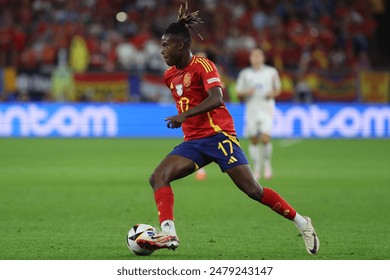 Gelsenkirchen, Germany 20.06.2024:  Nico Williams of Spain during   the UEFA EURO 2024 group stage B football match between Spain vs Italy at Veltins Arena stadium in Gelsenkirchen.: redactionele stockfoto