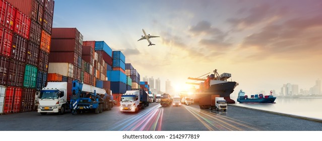 Global business of Container Cargo freight train for Business logistics concept, Air cargo trucking, Rail transportation and maritime shipping, Online goods orders worldwide Stockfoto
