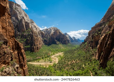 Hikers on the trail to Angels Landing, Zion National Park, Utah, United States of America, North America Foto Stok