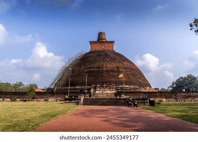 The Jetavanarama stupa or Jetavanaramaya 
(world's tallest stupa) Buddhist reliquary monument, located in the ancient world heritage city of Anuradhapura, Sri Lanka. – Ảnh có sẵn