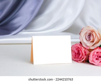 Mockup white blank space card, for Name place, Folded, greeting, invitation with clipping path: stockfoto
