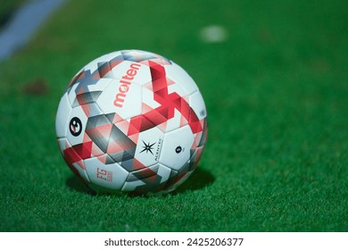 The Molten official match ball during the Thai League 2023-24 Muangthong United and True Bangkok United at Thunder dome Stadium on Feb 09,2024 in Nonthaburi, Thailand.
 Foto stock editoriale