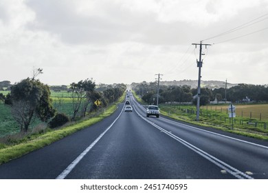 Open Road Through the Countryside on a Cloudy Day, Australia - Φωτογραφία στοκ