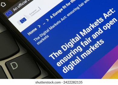 Portland, OR, USA - Feb 6, 2024: Webpage of the Digital Markets Act (DMA), which aims at ensuring fair and open digital markets, is seen on the website of the European Union (EU) on a smartphone. Foto stock editoriale