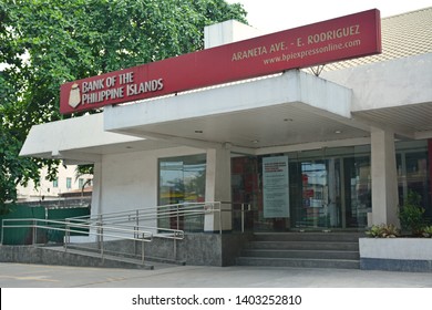 QUEZON CITY, PH - APR. 19: BPI (Bank of the Philippine Islands) facade on April 19, 2019 in Quezon City, Philippines.のエディトリアル写真素材