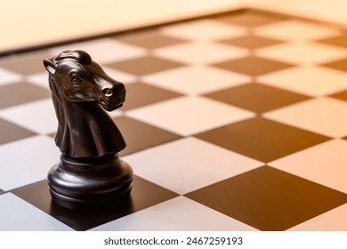 Solid color background with black chess pieces representing strategic planning, organizational management, and effective role assignments to enhance business operations and achieve success, fotografie de stoc