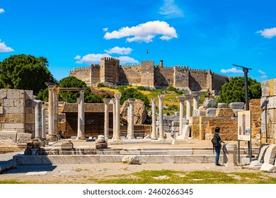 St. Jean Basilica (St. John's Church) and Ayasuluk fortress, Selcuk, Turkey, fotografie de stoc
