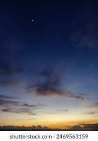 夜青い空の風景と夕景。の写真素材