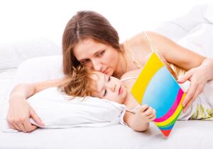 Почему детям нужно читать сказки на ночь?