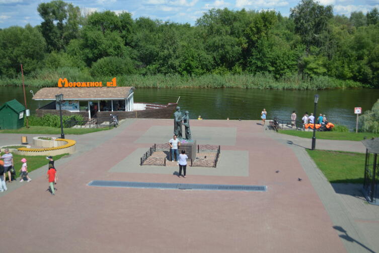 Памятник святым Петру и Февронии. Тамбов, июль 2021 г.