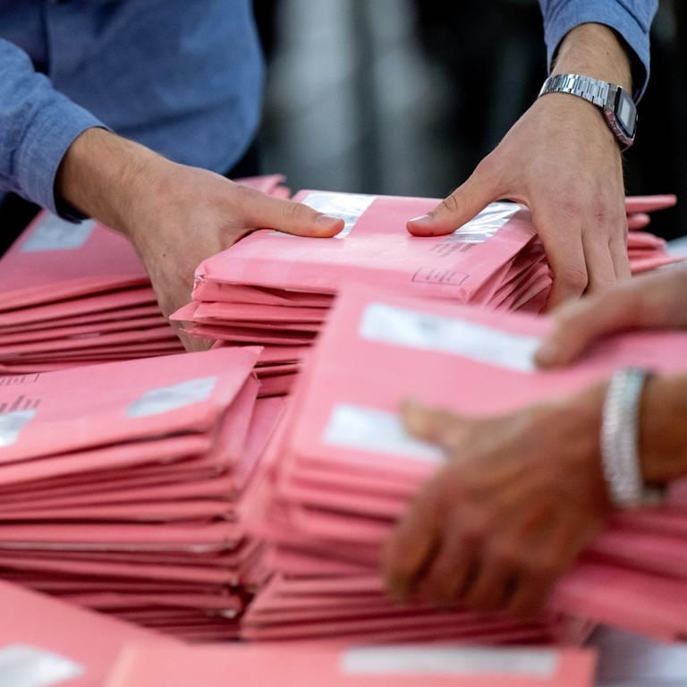 Symbolbild: Im Kreis Trier-Saarburg haben Briefwähler möglicherweise ihre Wahlunterlagen für die Kommunal- und Europawahl falsch verpackt verschickt