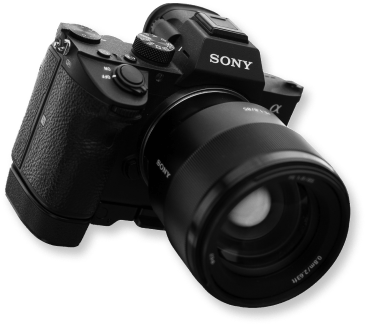 Schwarze Sony Kamera mit Objektiv, ideal für hochwertige Werbefilme in Tirol