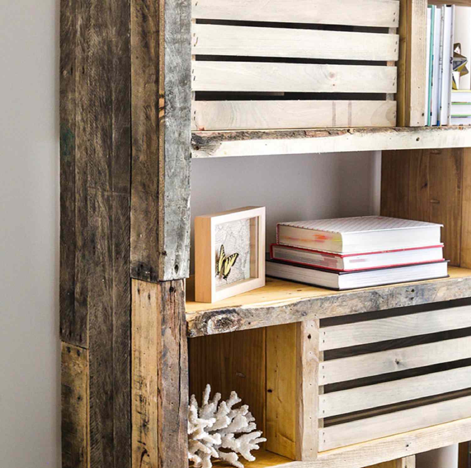 Wood Pallet Bookshelf